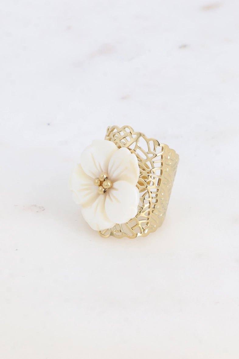 Bague Large Fleur Renesmée - Élégance Florale et Raffinement - La boutique de Nannye