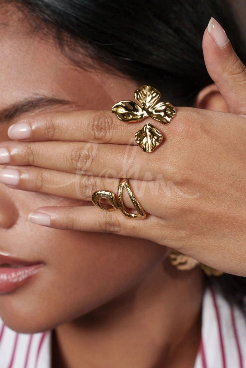 Bague ouverte Félia – Modernité et finesse martelée - La boutique de Nannye