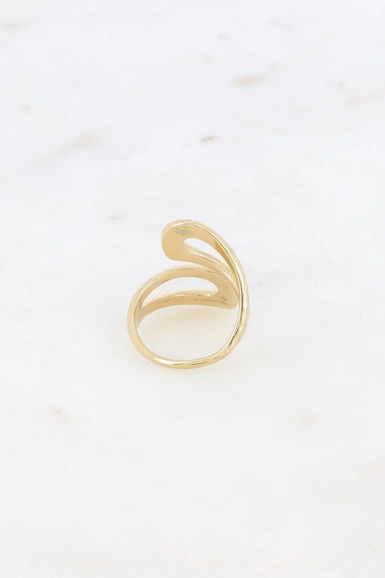 Bague ouverte Félia – Modernité et finesse martelée - La boutique de Nannye