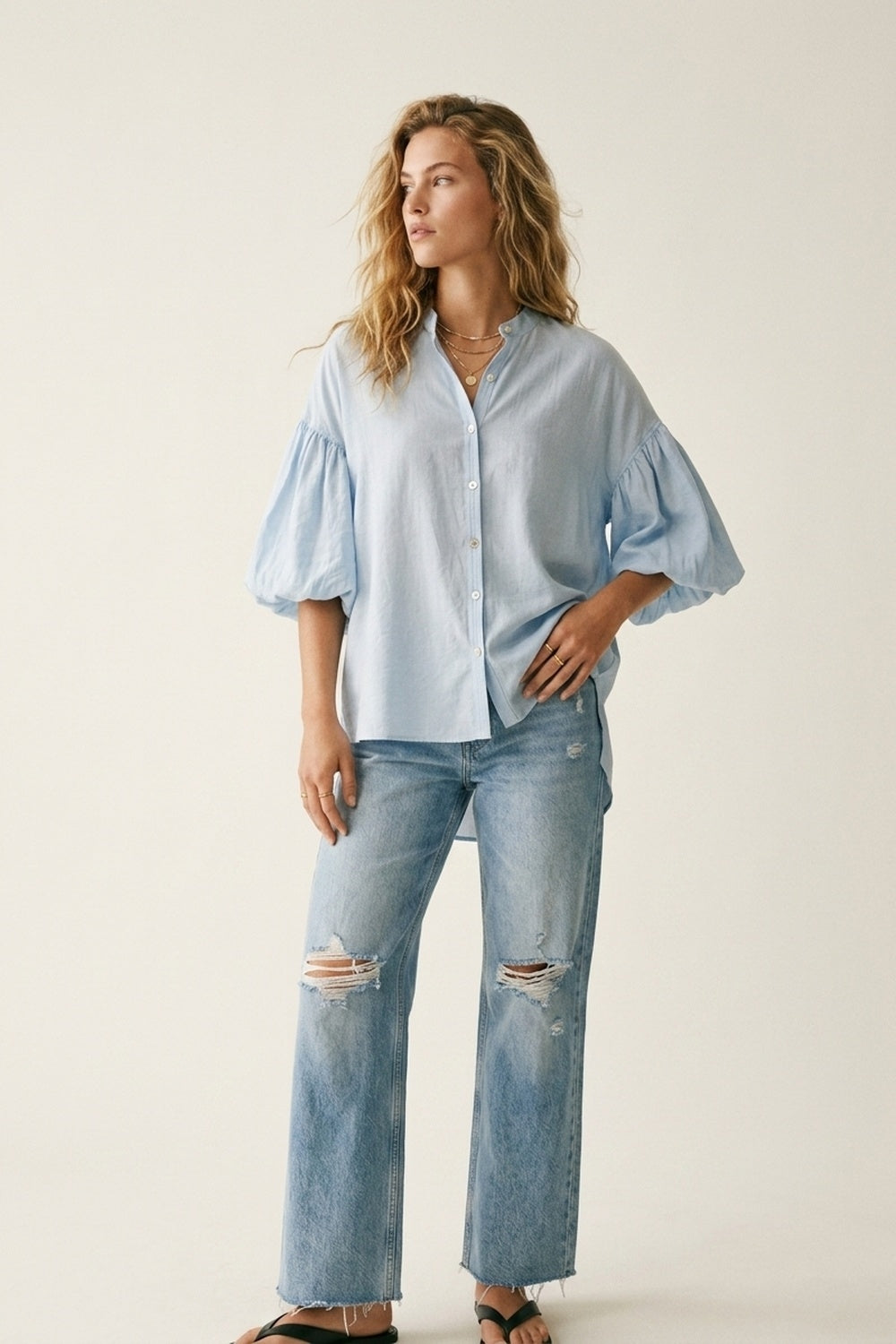 Q2 Blouse à manches bouffantes boutonnée au dos bleu clair