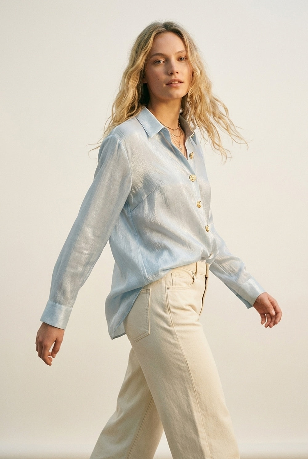 Q2 blouse tricotée bleu vif avec boutons rétro