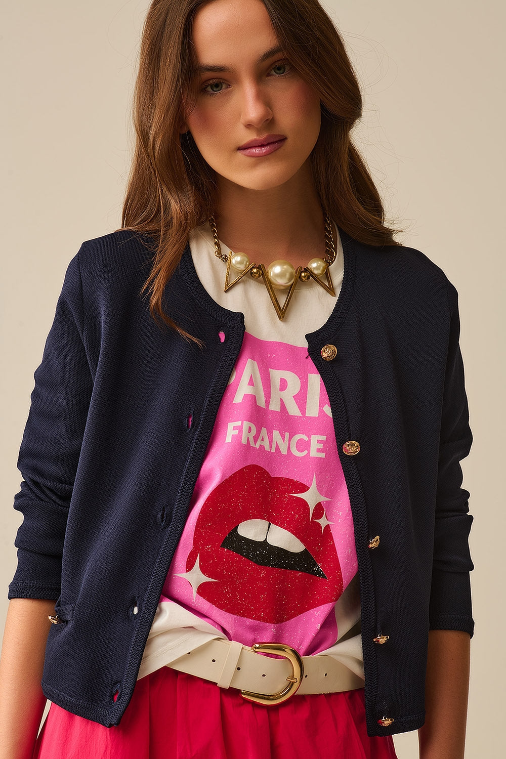 Q2 Cardigan bleu marine avec boutons dorés