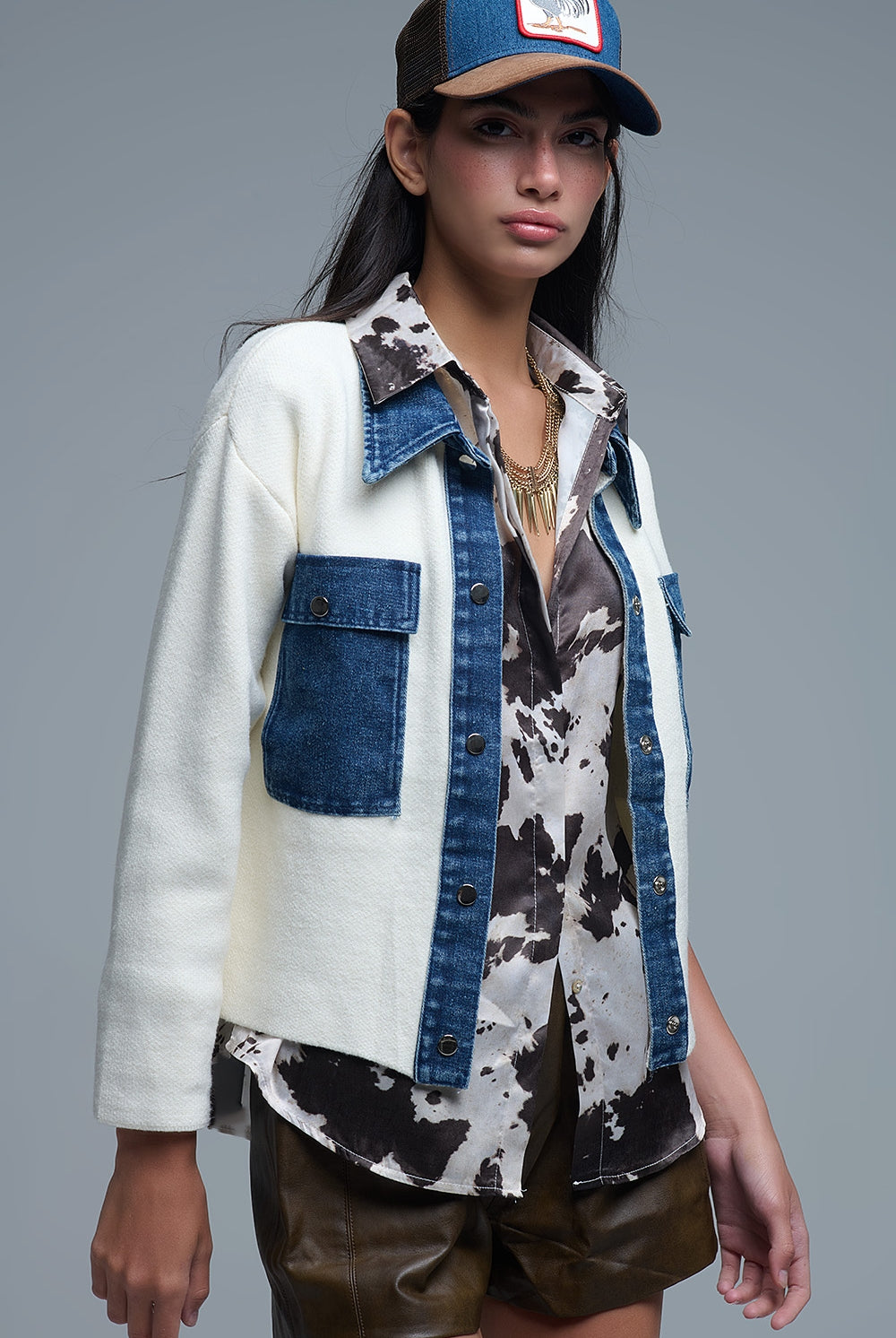 Q2 Cardigan en maille crème avec détails en denim bleu