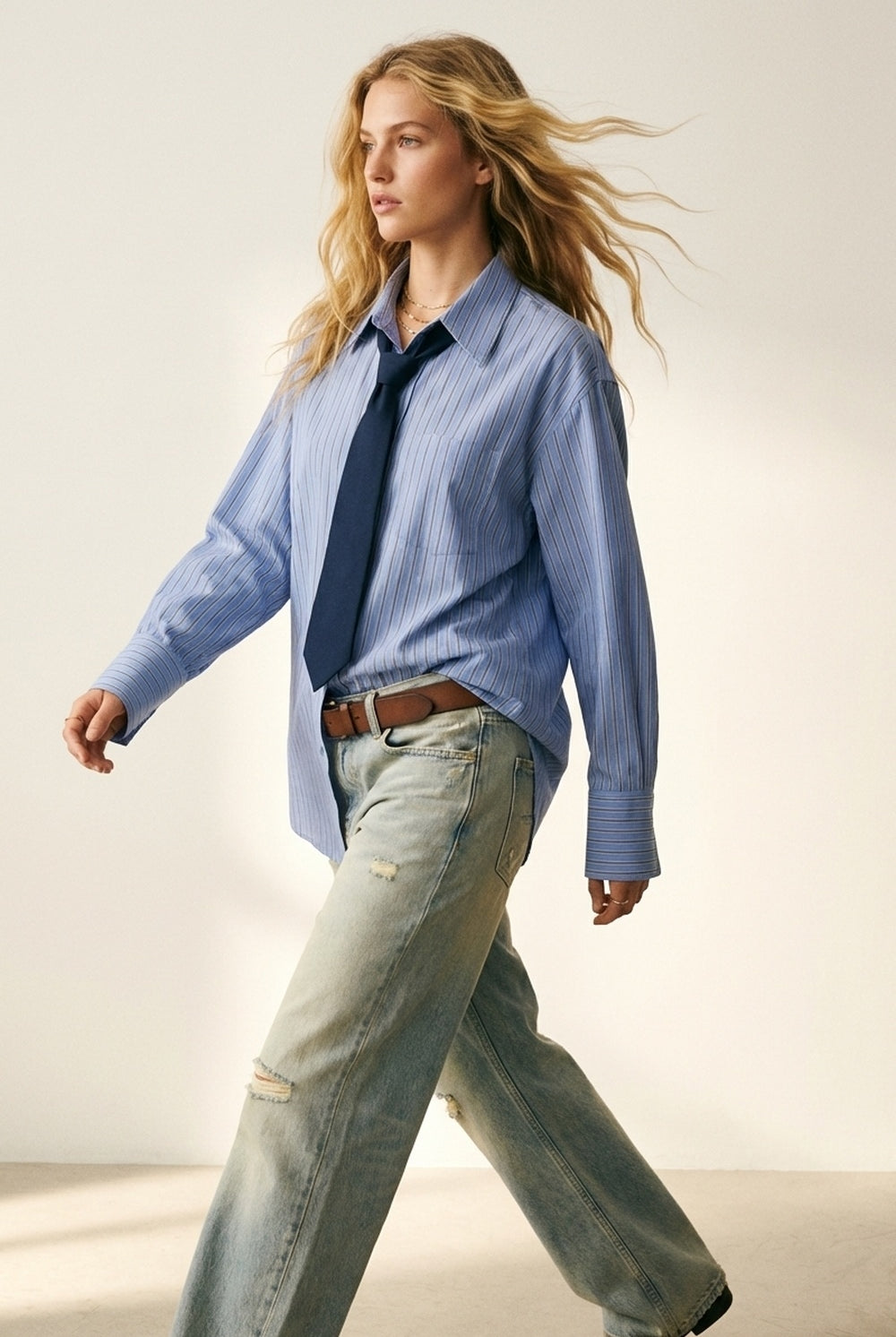 Q2 Chemise ample à rayures bleu clair à boutons