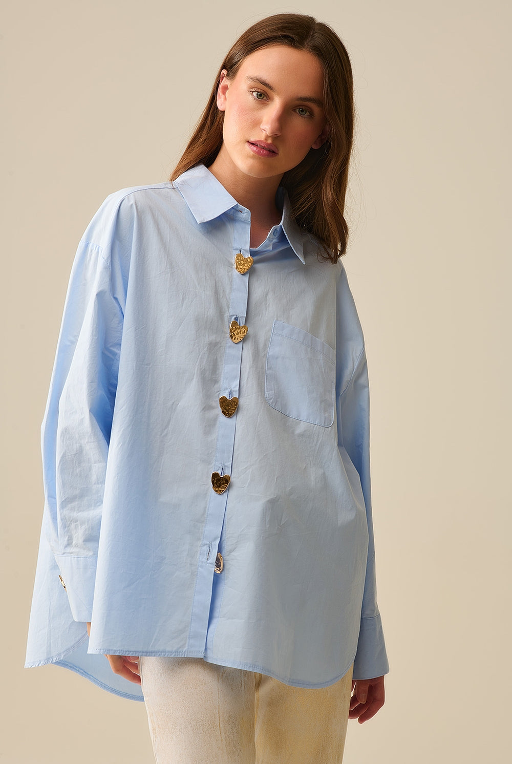 Q2 Chemise décontractée en popeline avec boutons en forme de cœur dorés bleu ciel
