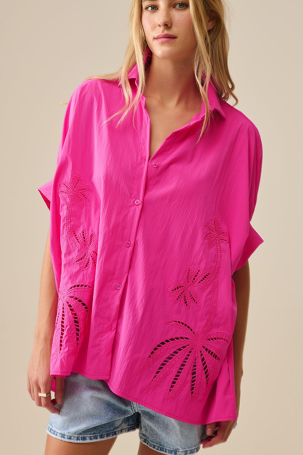 Q2 Chemise oversize Fuchsia à palmiers brodés