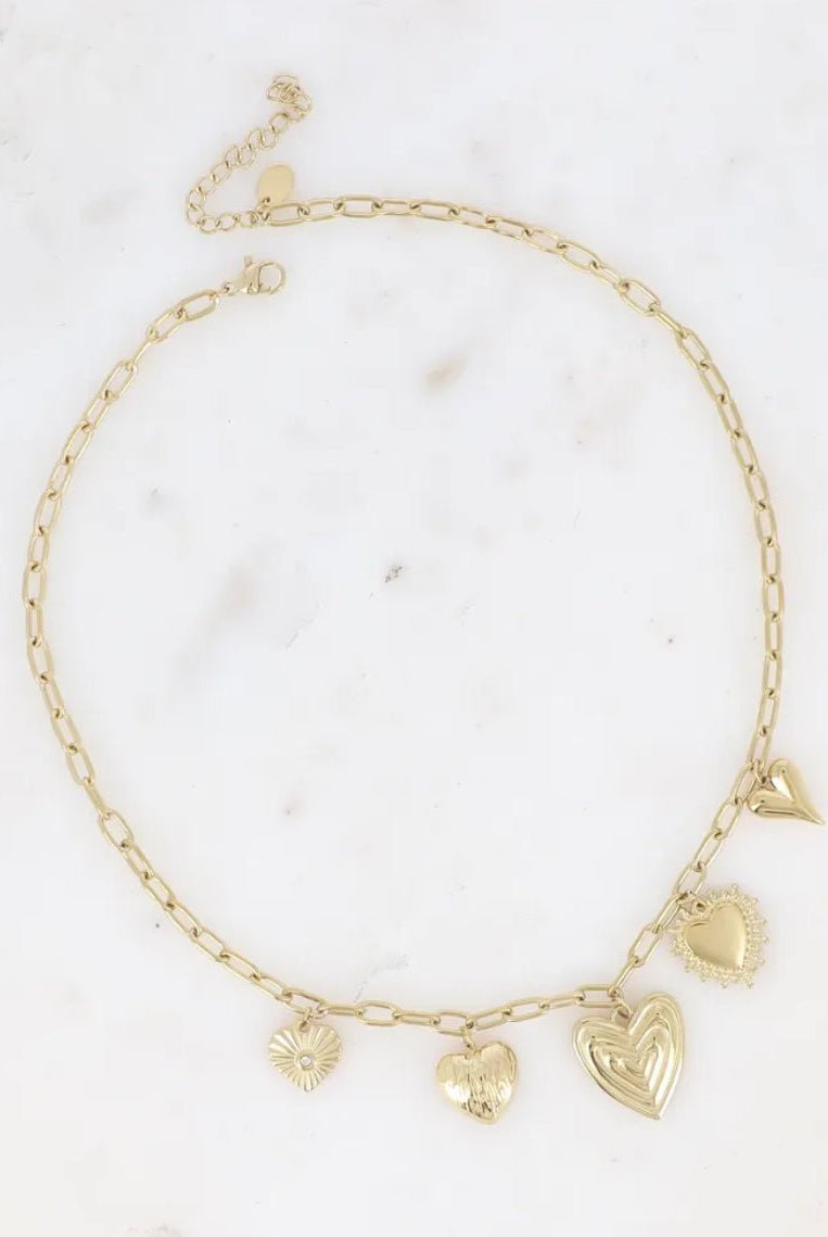 Collier Kaeri – Élégance Romantique avec Breloques Cœurs en Acier Inoxydable - La boutique de Nannye