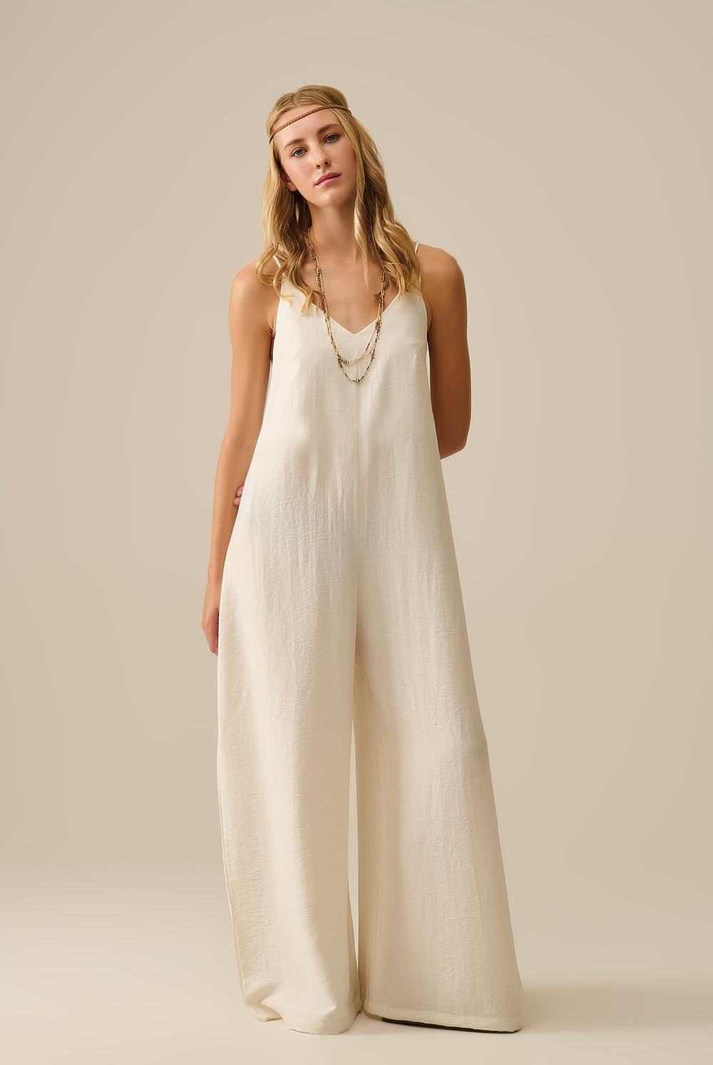 Q2 Combinaison longue texturée avec bretelles perlées en crème