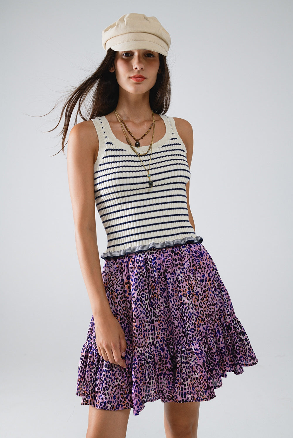 Q2 Débardeur crème rayé avec bordures à volants