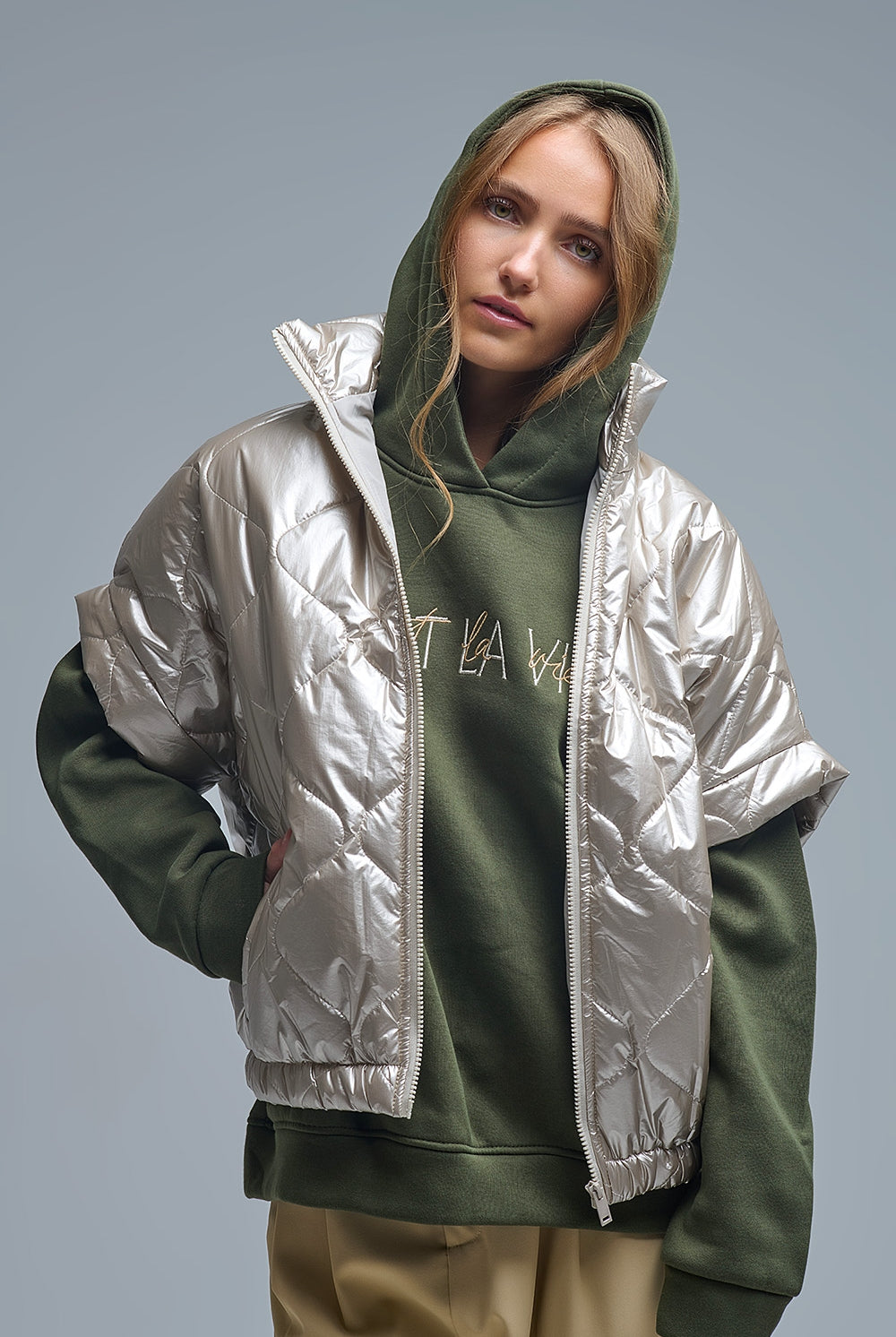 Q2 Doudoune matelassée en or avec manches à capuchon