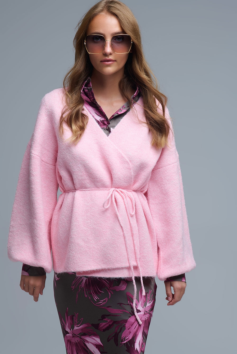 Q2 Elégant cardigan rose en maille enveloppante