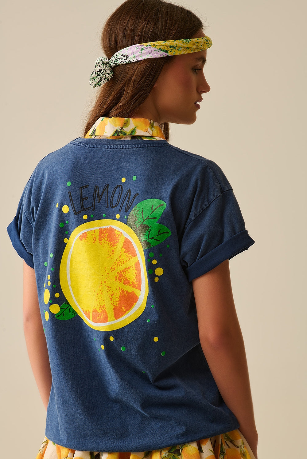 Q2 Fabriqué en Italie t-shirt bleu marine avec motif de citron