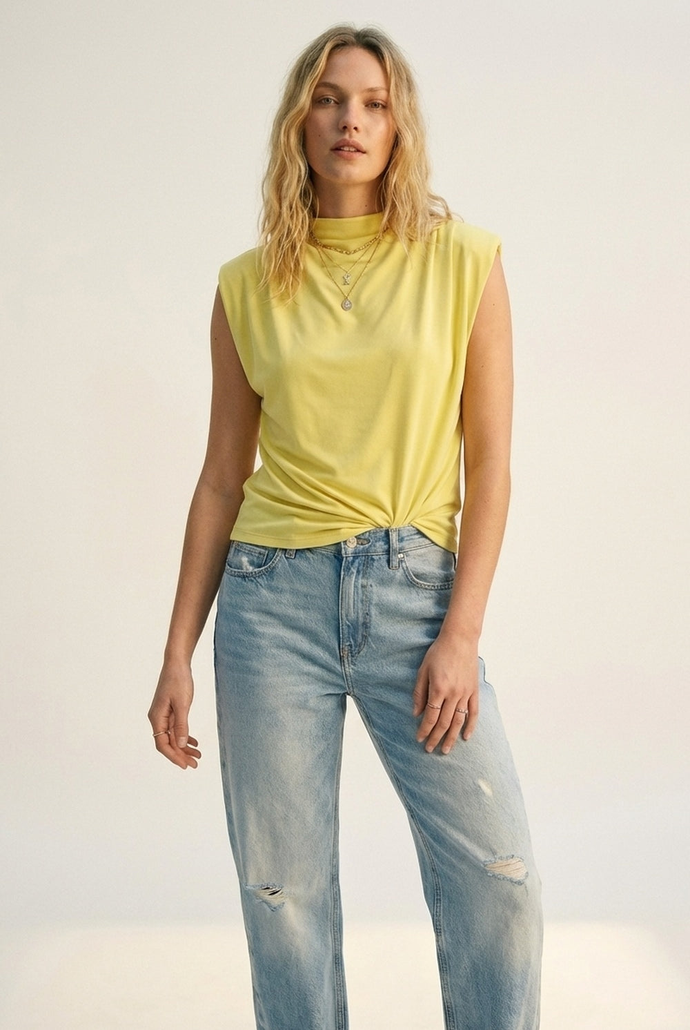 Q2 Haut asymétrique drapé sans manches jaune