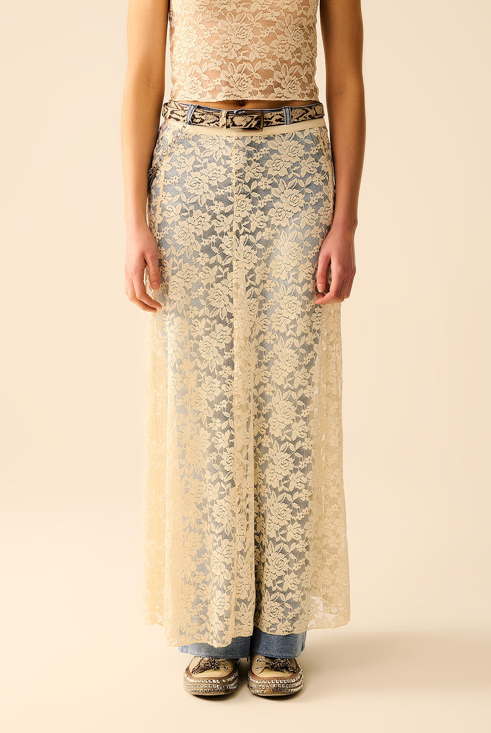 Q2 Jupe maxi en dentelle beige avec motif floral