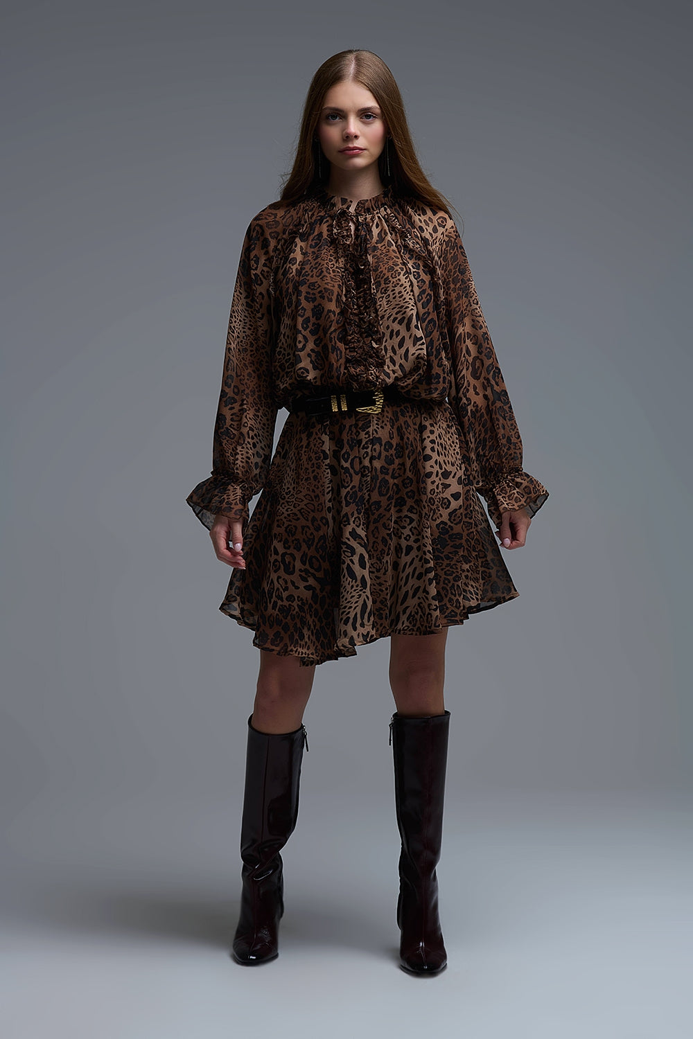 Q2 Mini robe en mousseline imprimée léopard avec volants