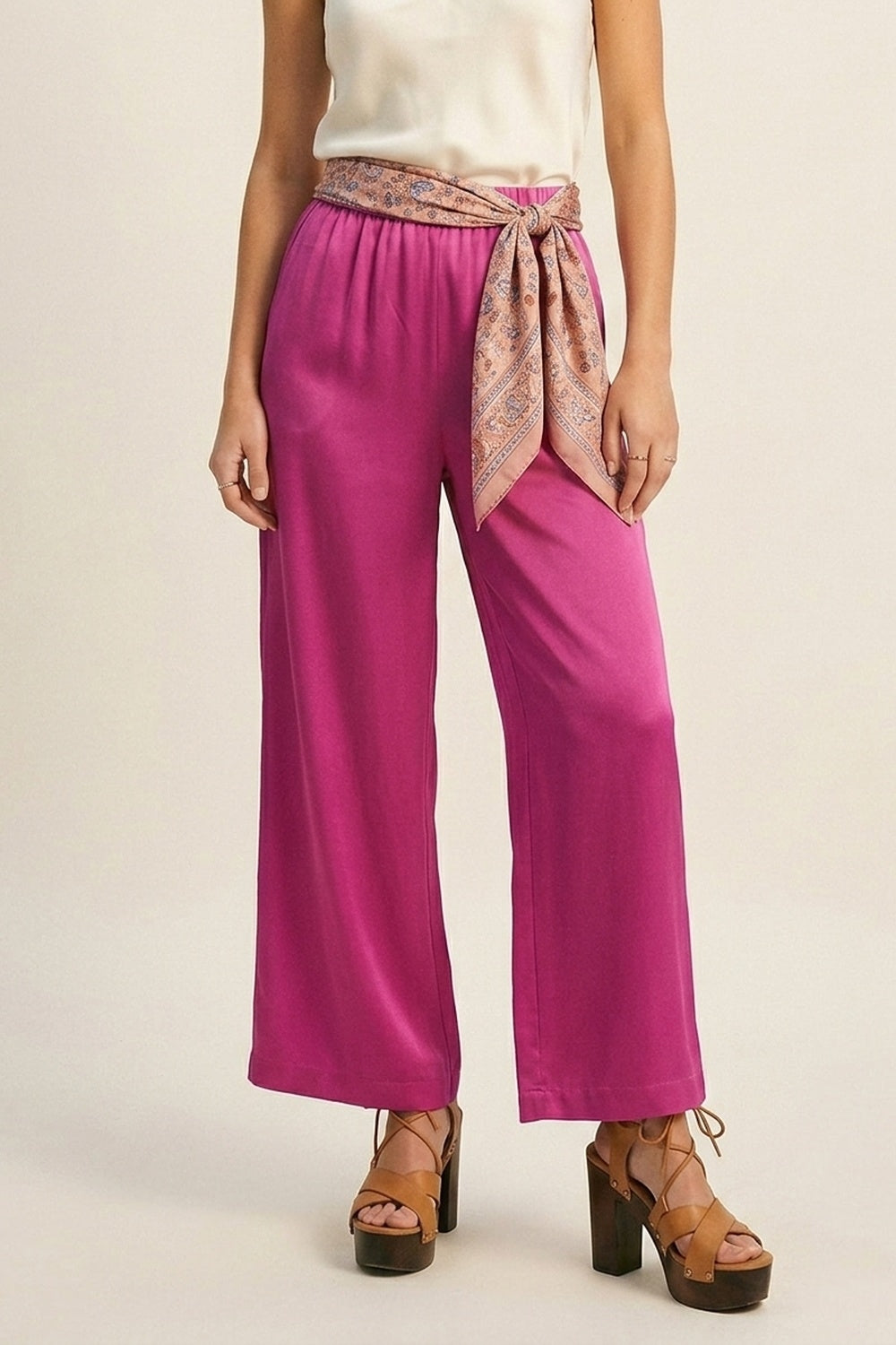 Q2 Pantalon large en satin léger fuchsia à taille élastique