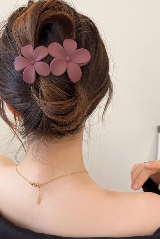 Pince à Cheveux Double Fleurs Façon Peigne – Élégance et Praticité au Quotidien - La boutique de Nannye