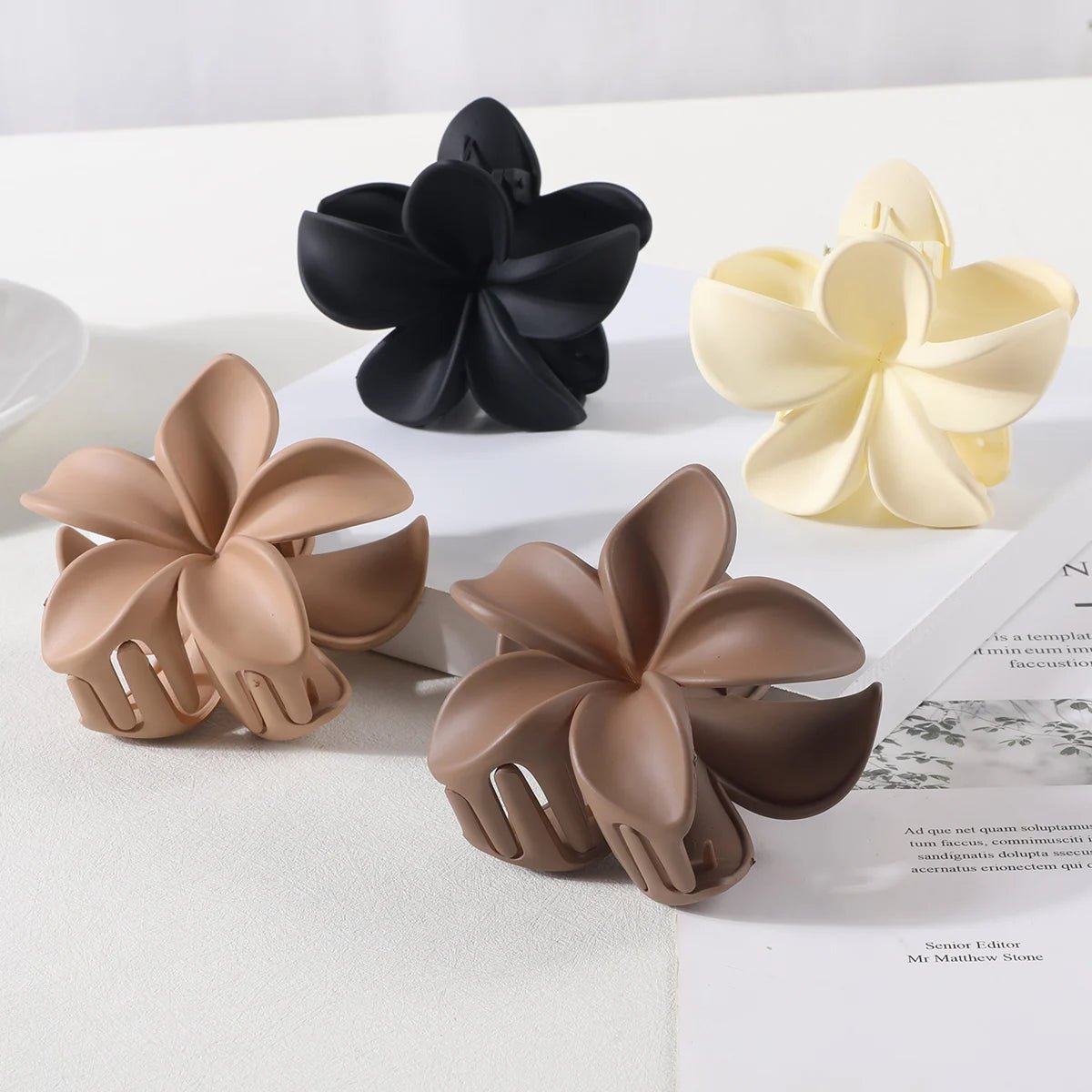 Pince Crabe Fleur de Tiare – Élégance Hivernale - La boutique de Nannye