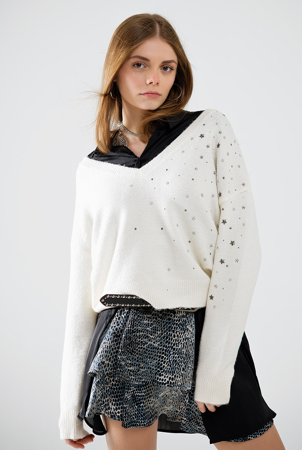 Q2 Pull à col en V orné d'étoiles métalliques