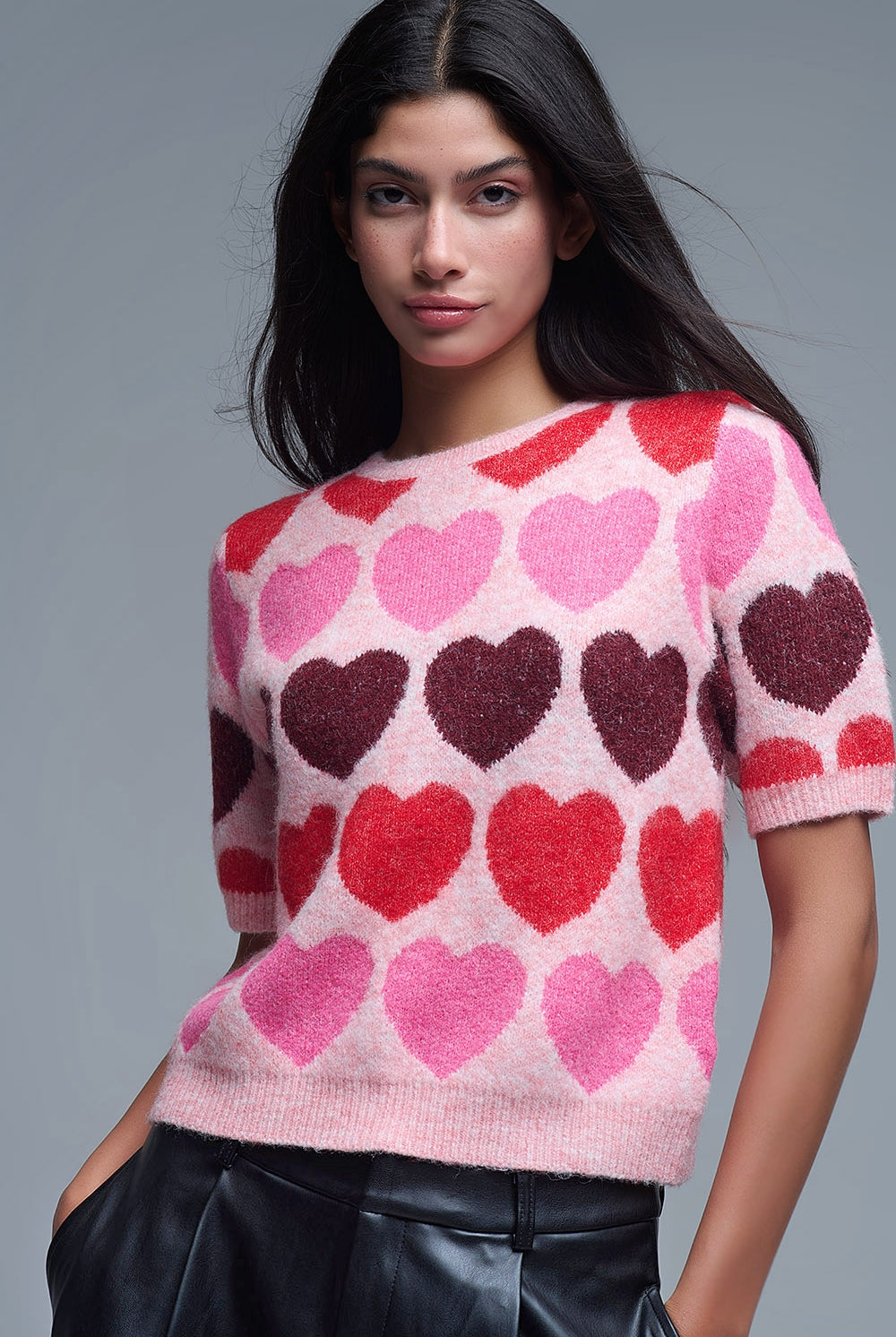 Q2 Pull à manches courtes en forme de cœur imprimé en rose