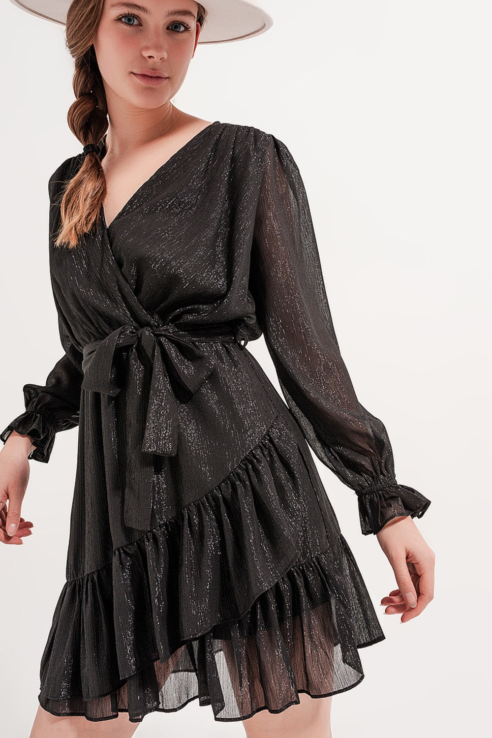 Q2 Robe courte avec ourlet virevoltant  Noir