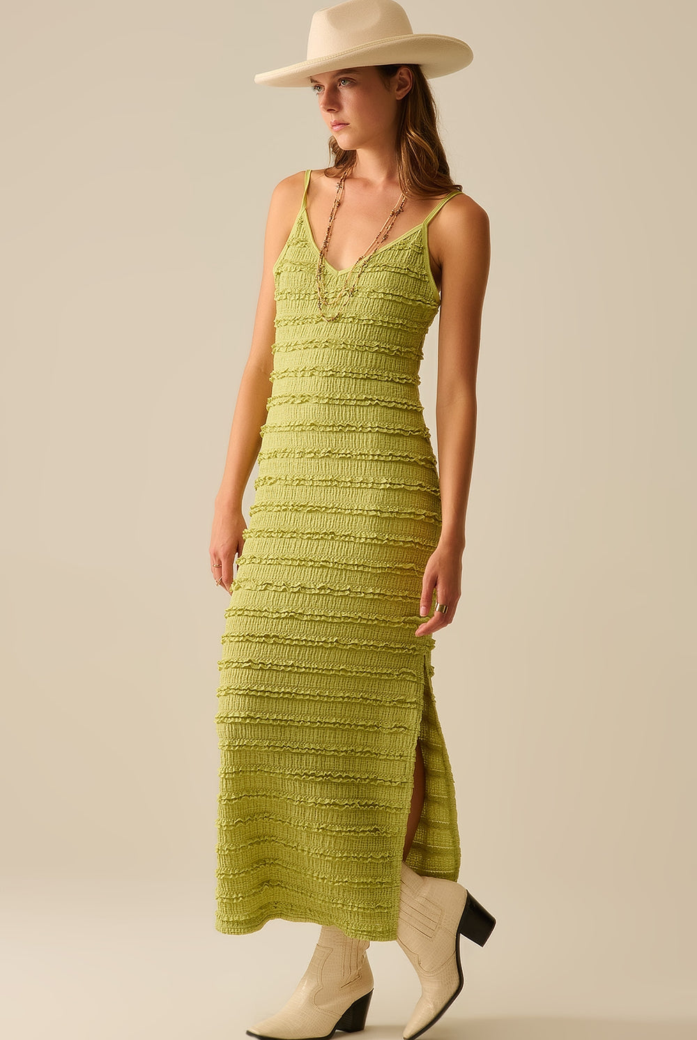 Q2 Robe longue à volants et fente en vert