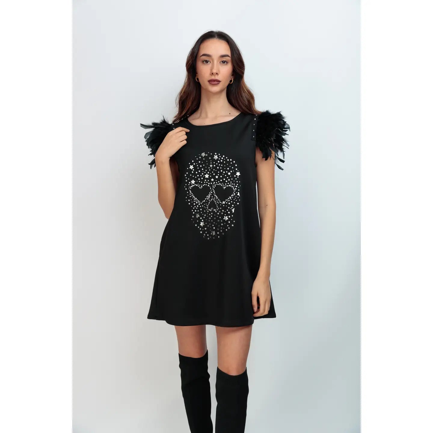 Robe Plumes Skull Brilli : Une Fusion Glamour et Rebellion - La boutique de Nannye