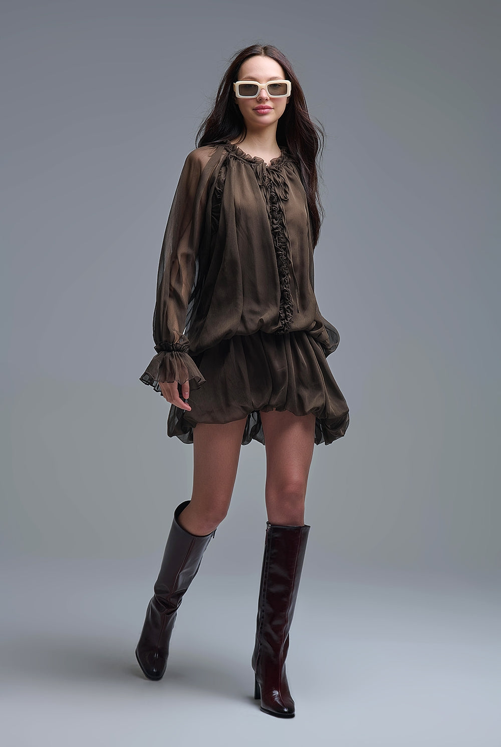 Q2 Robe romantique en mousseline de soie marron à taille tombante