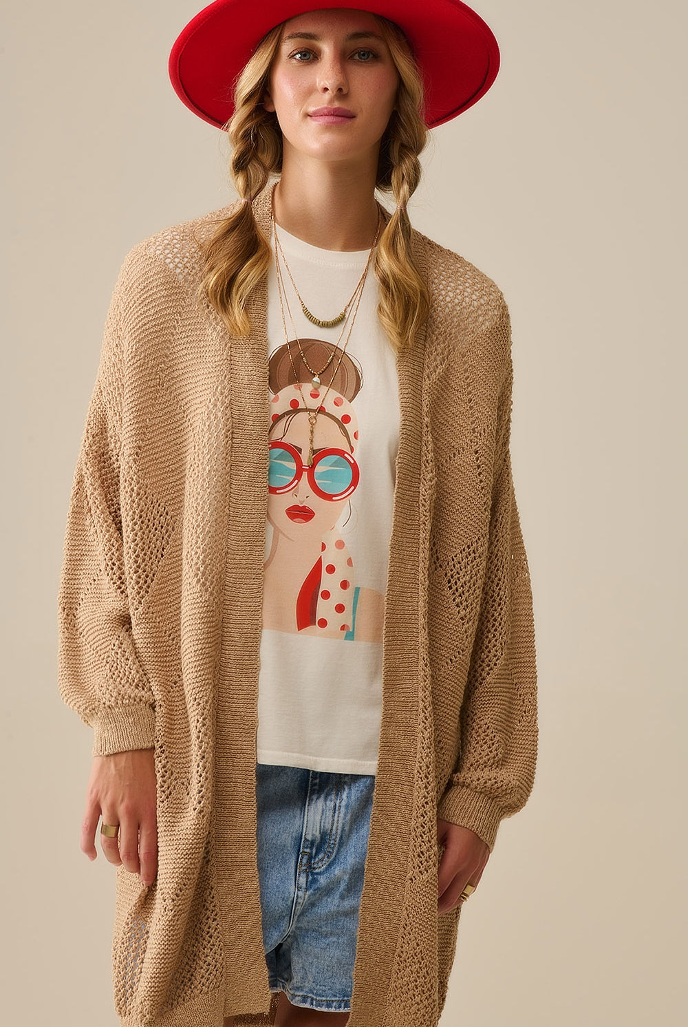 Q2 T-shirt blanc fabriqué en Italie avec un motif de fille vintage