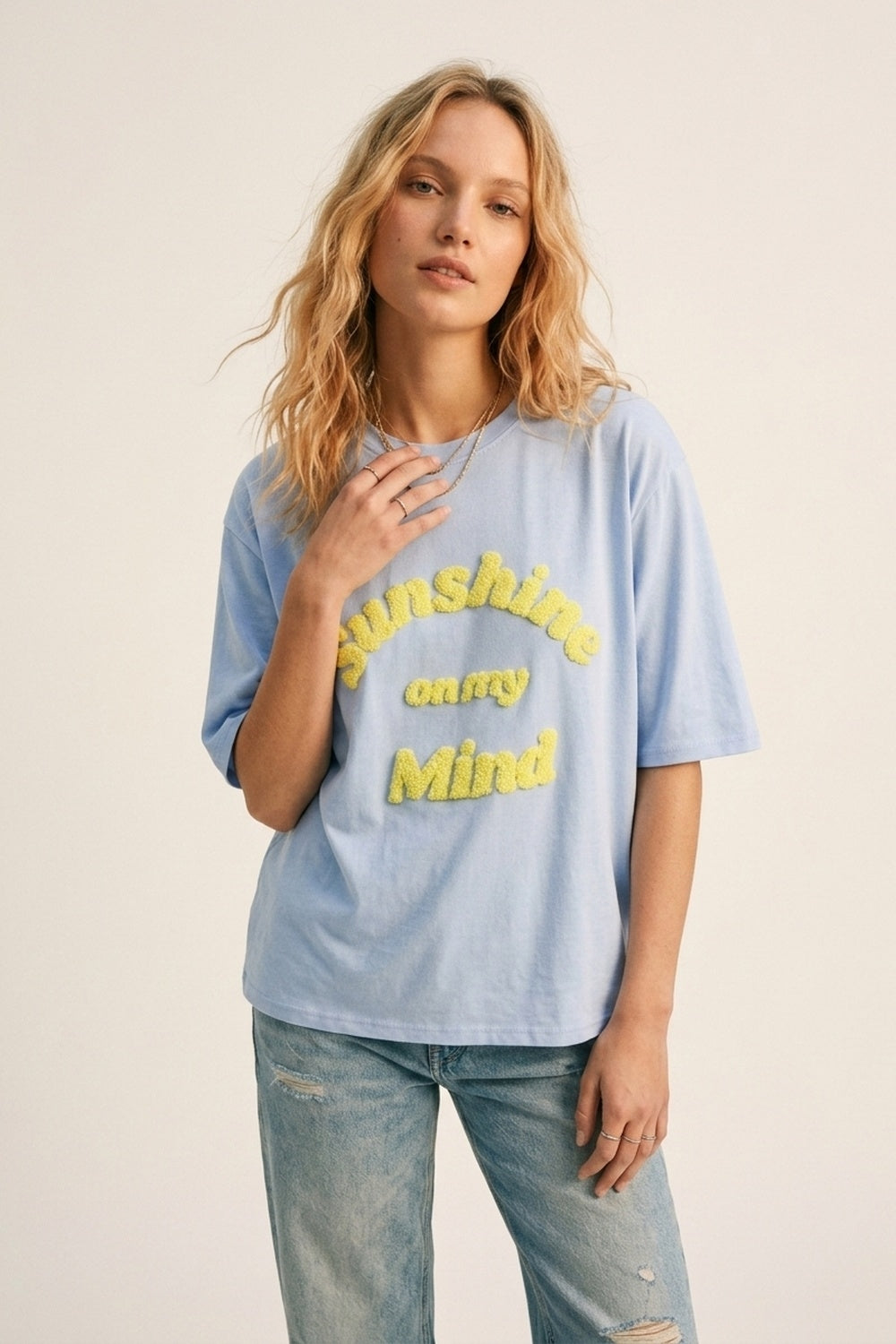Q2 T-shirt bleu clair coupe ample avec lettrage jaune