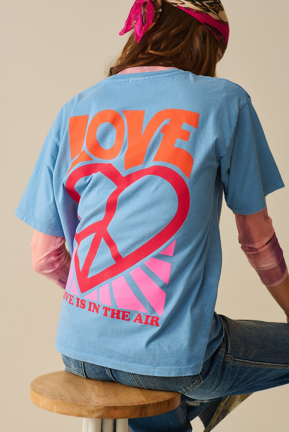 Q2 T-Shirt bleu fabriqué en Italie avec le logo Love is Air et Heart with Peace