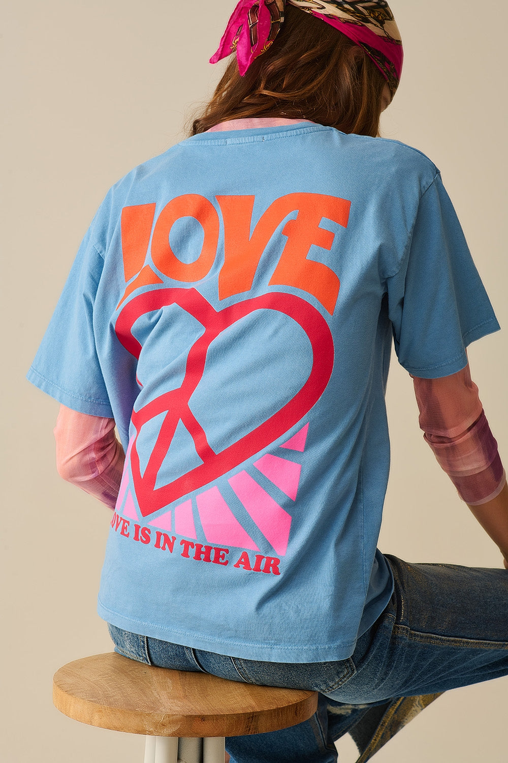 Q2 T-Shirt bleu fabriqué en Italie avec le logo Love is Air et Heart with Peace