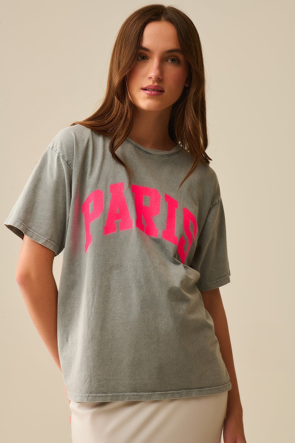 Q2 T-shirt décontracté Paris gris clair avec lettres roses