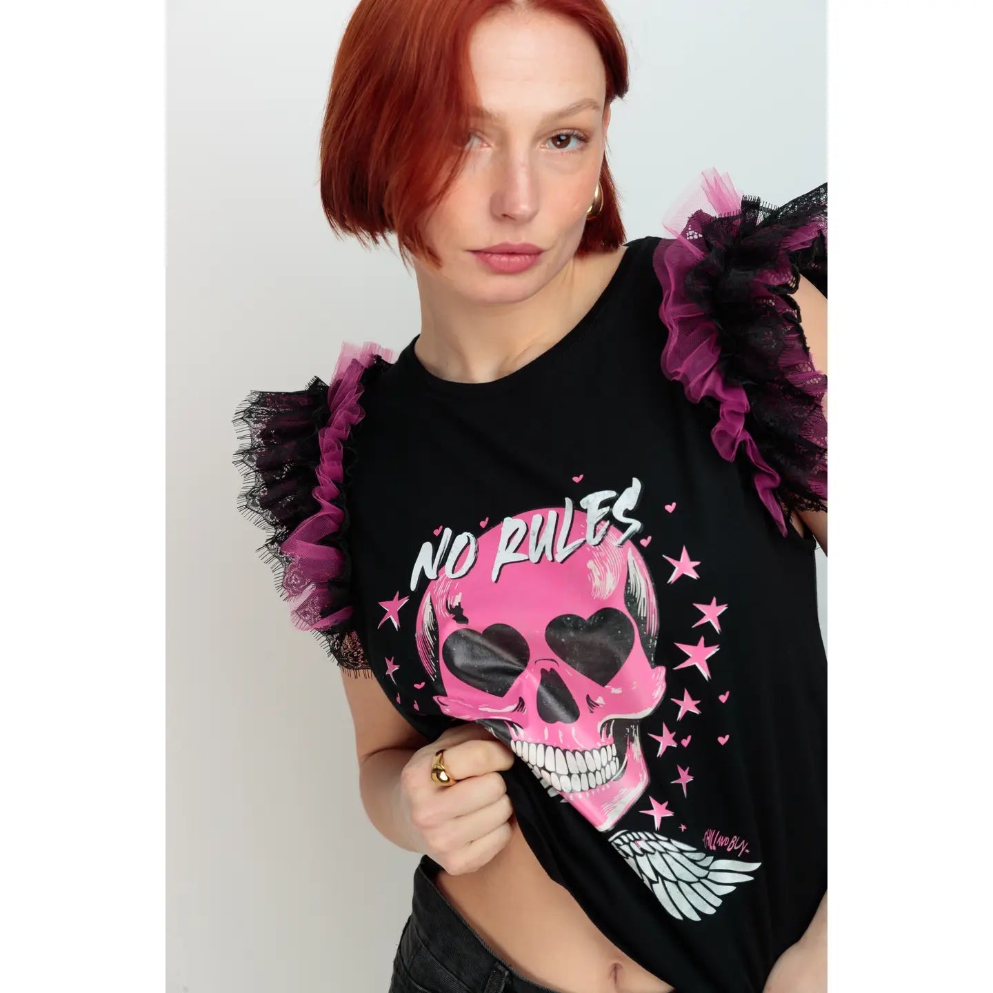 T-shirt Tria Skull Star Fuchsia – L’équilibre parfait entre audace et féminité - La boutique de Nannye