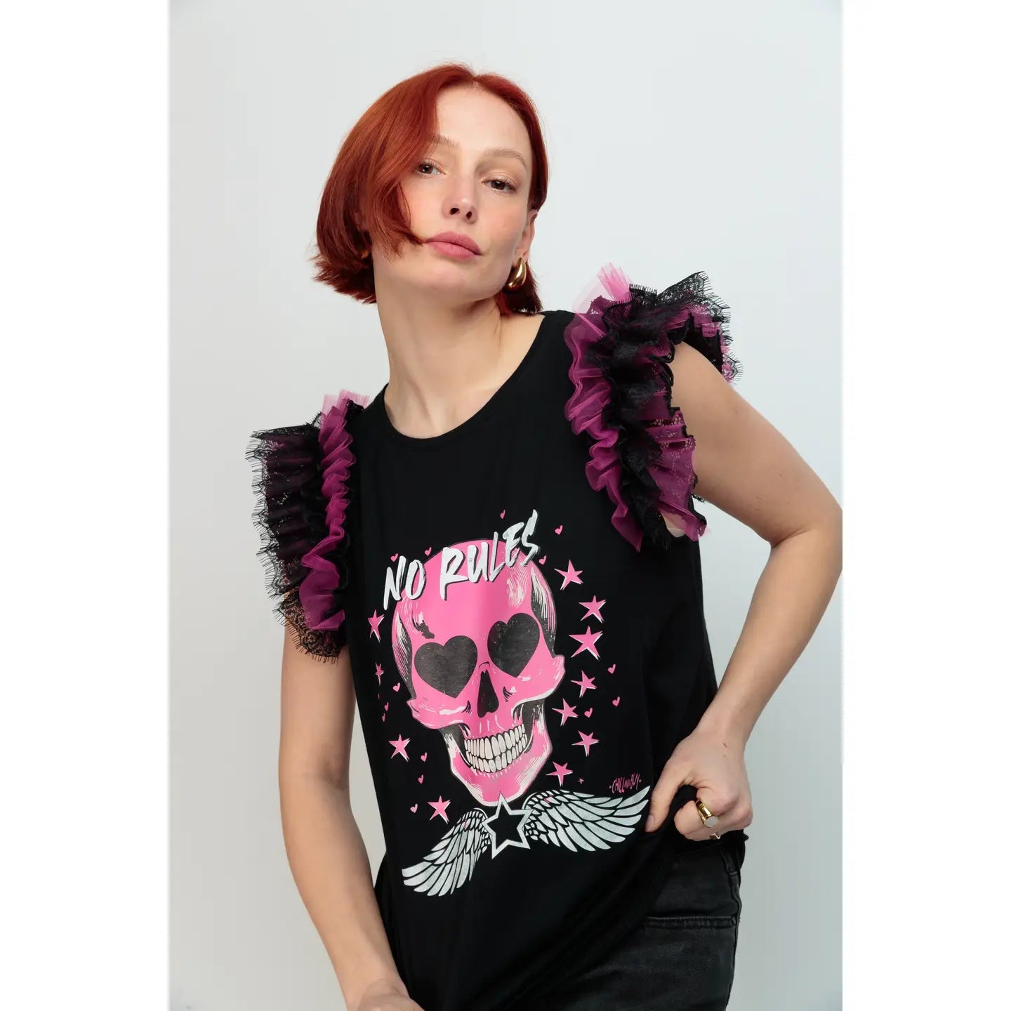 T-shirt Tria Skull Star Fuchsia – L’équilibre parfait entre audace et féminité - La boutique de Nannye