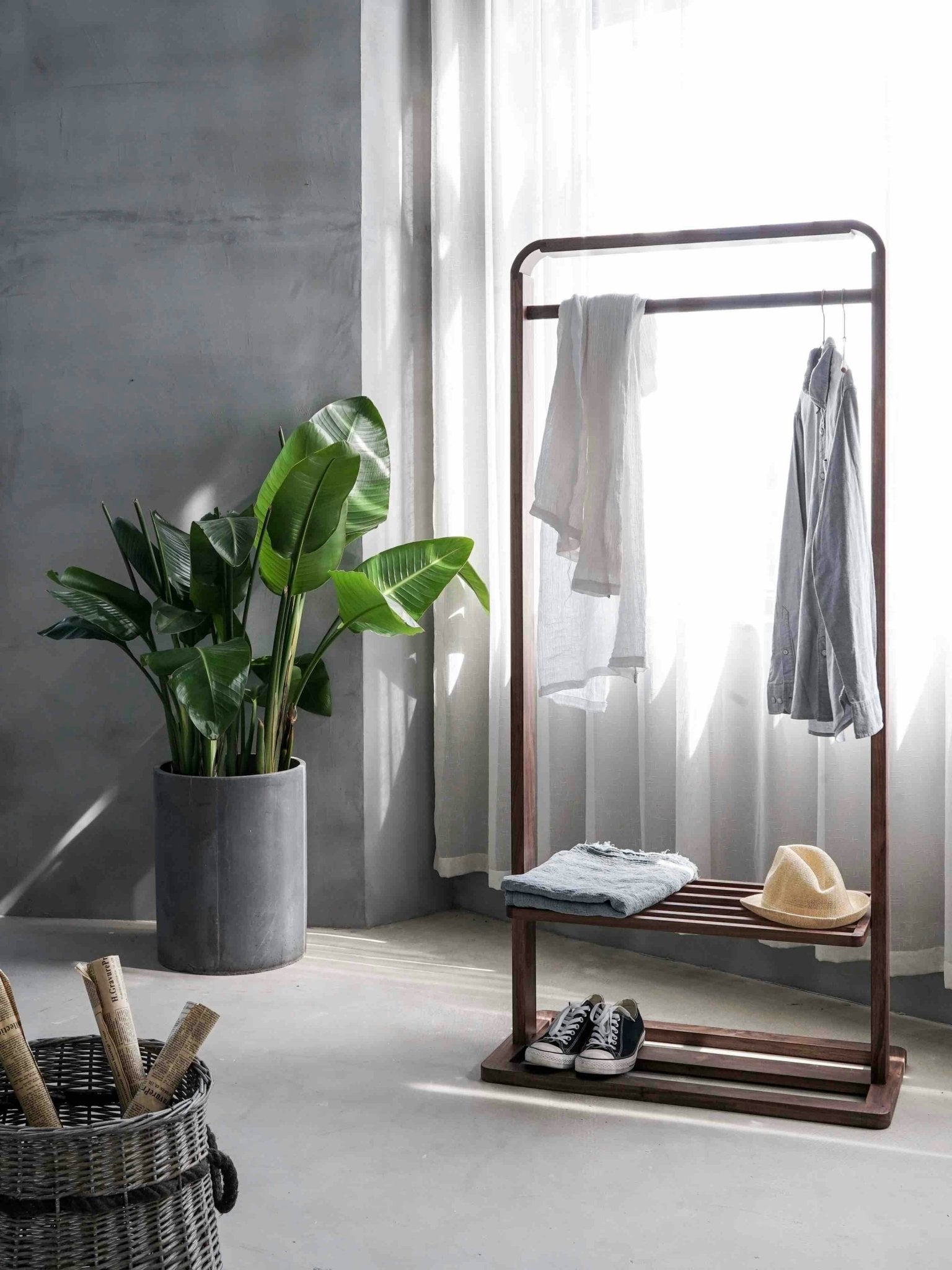 10 Essentiels de Garde-Robe pour les Femmes de 35-55 ans - La boutique de Nannye