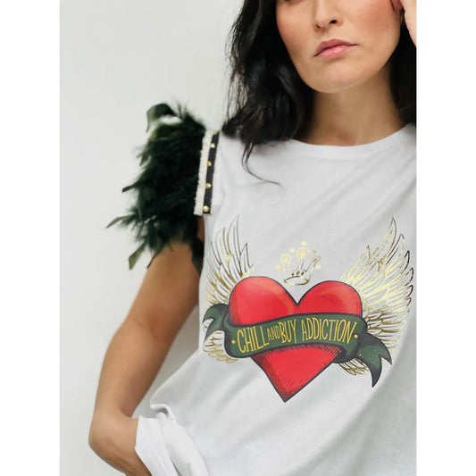 T-shirt Plumes Cœur Ailes – Une touche de caractère et d’élégance