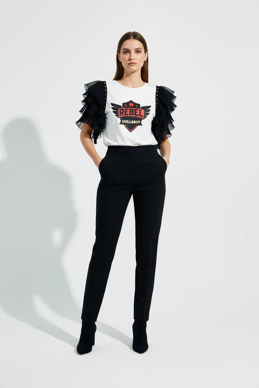 T shirt femme blanc avec volants tulle et motif rebel contraste