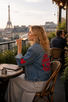 Veste en jean bleu femme broderie coeur dos 