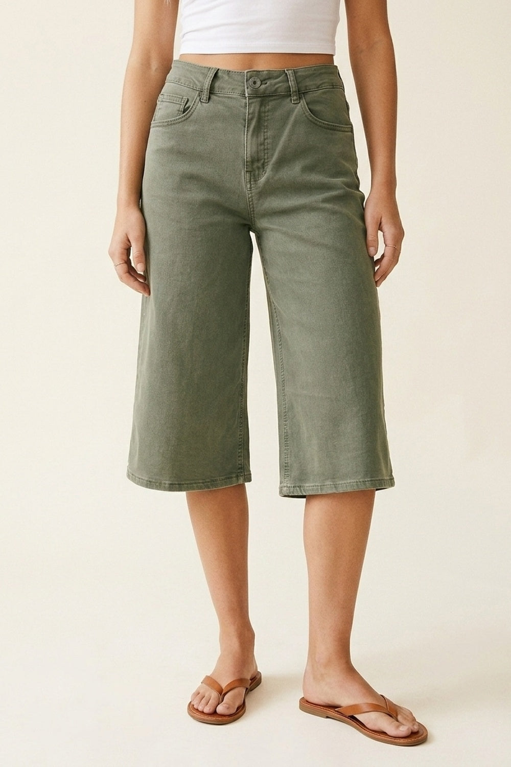 Q2 Bermuda en denim à jambes larges et raccourcies vert olive