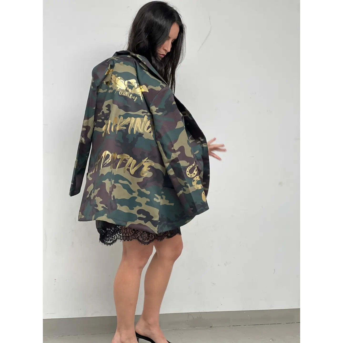 Blazer Camouflage avec Col Smoking : Élégance et Touche Rebelle - La boutique de Nannye