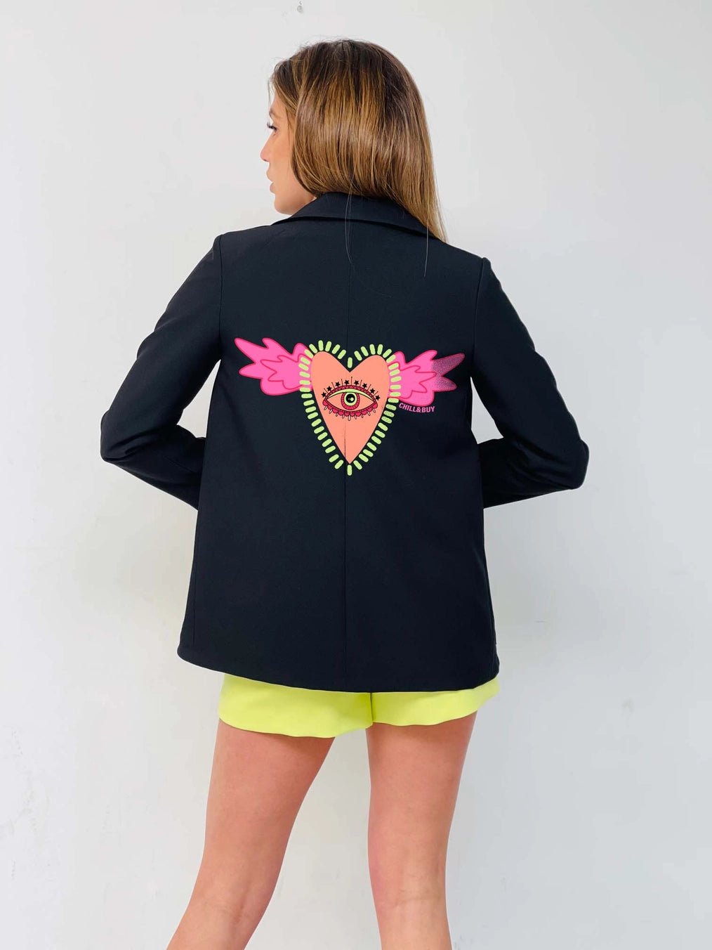 Blazer noir Heart Wings : Élégance classique et touche artistique - La boutique de Nannye