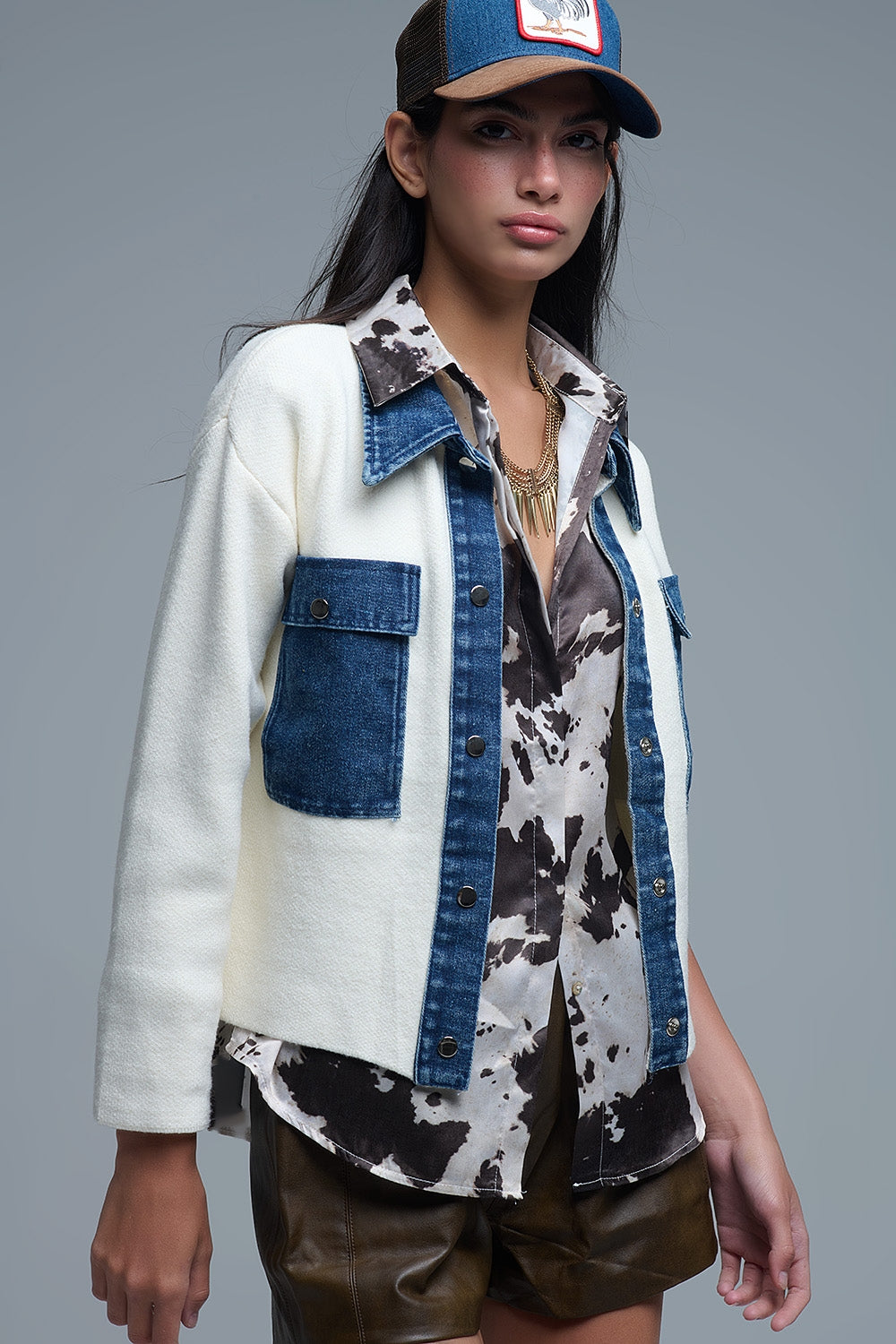 Q2 Cardigan en maille crème avec détails en denim bleu