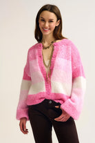 Q2 Cardigan en maille épaisse rose dégradée avec texture douce et boutons sur le devant