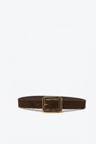 Q2 Ceinture à taille en daim marron avec boucle carrée cloutée en or