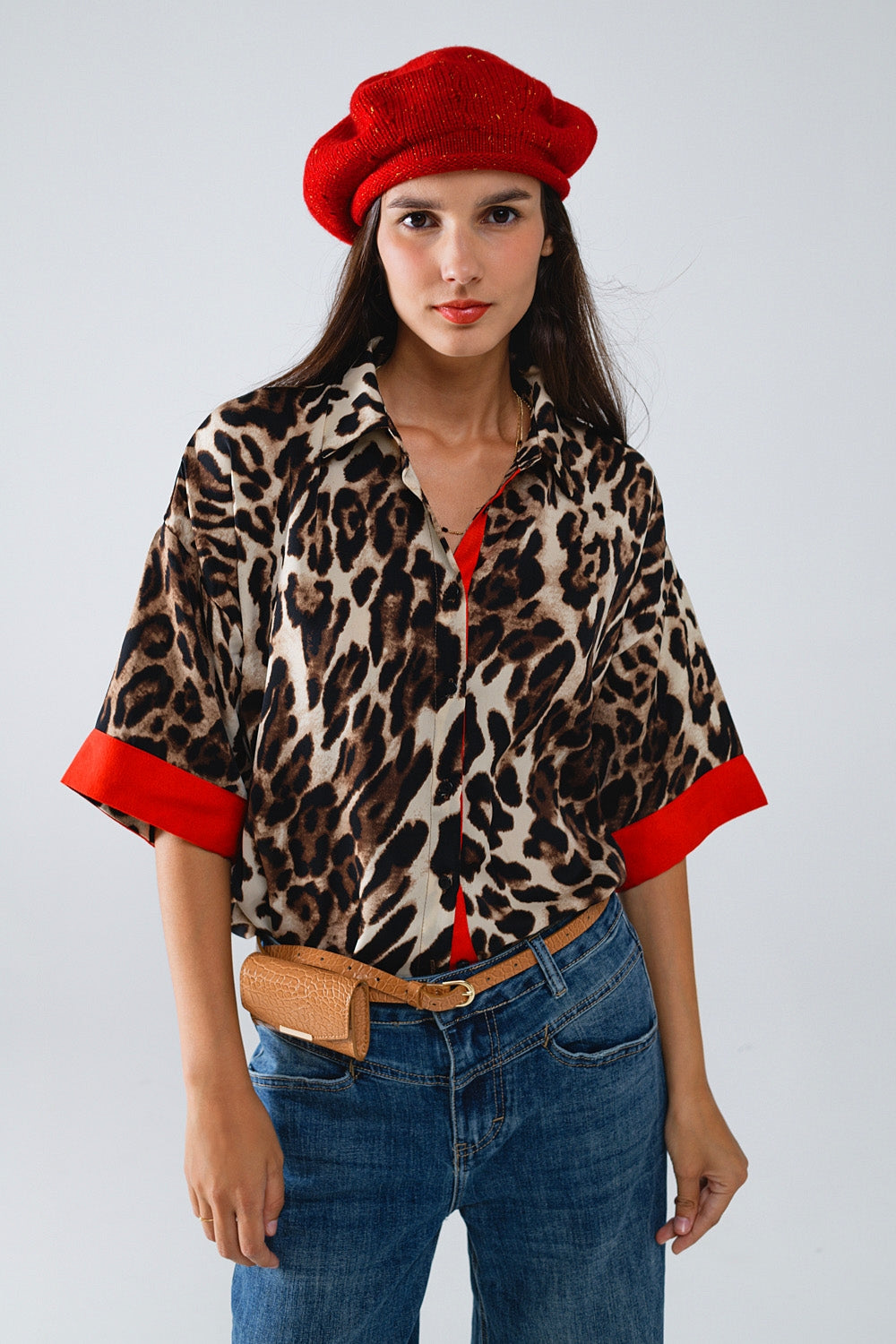 Q2 Chemise à manches 3/4 en léopard avec détails rouges