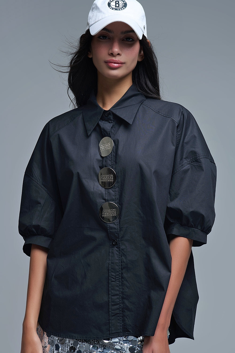 Q2 Chemise décontractée en popeline à manches 3/4 avec détails de boutons en noir