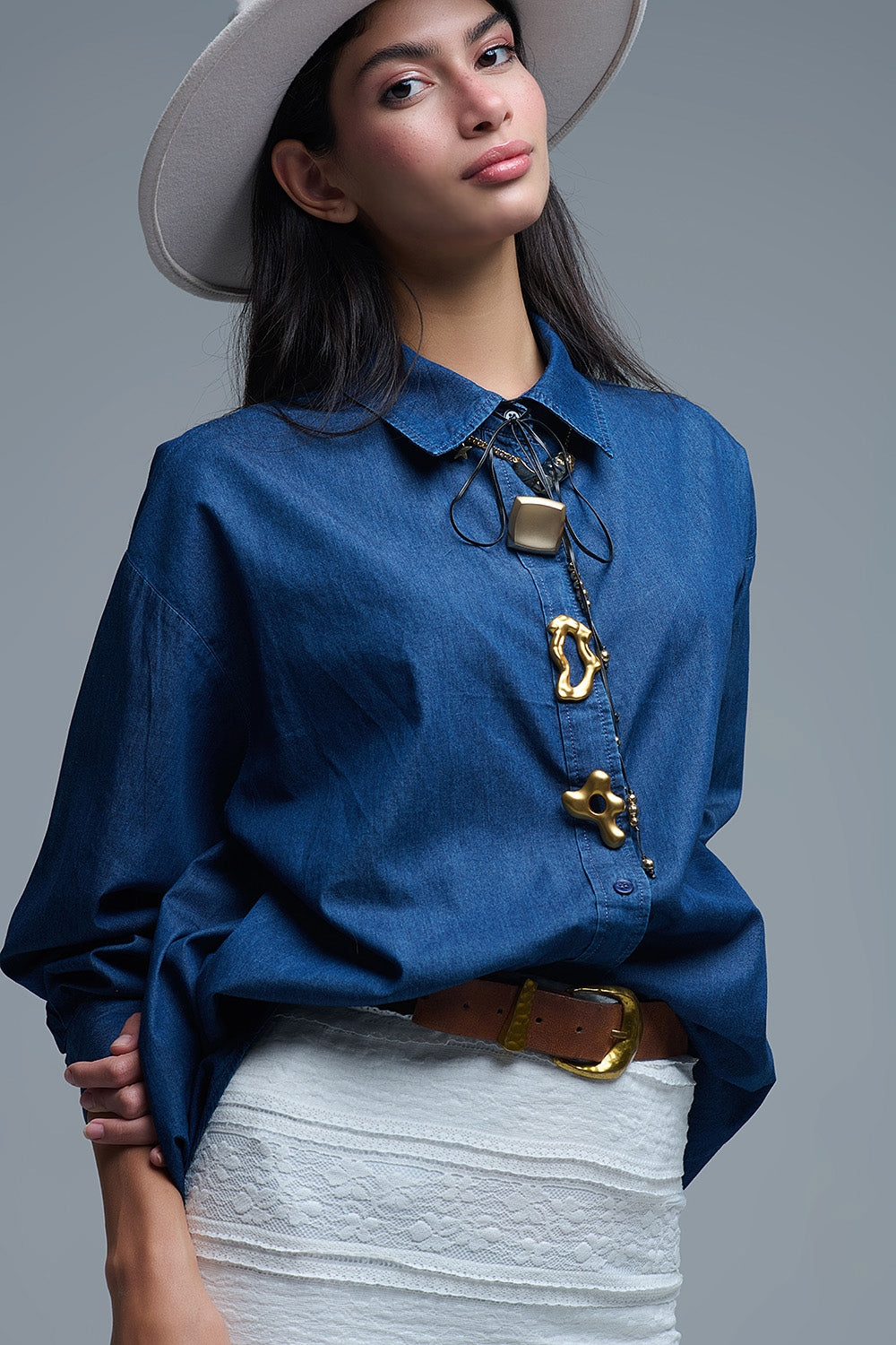 Q2 Chemise en denim décontractée avec boutons abstraits dorés