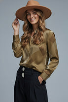 Q2 Chemise en satin vert ˆ imprimŽ gŽomŽtrique