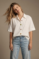 Q2 Chemise en Tencel blanche avec boutons fleur bijou